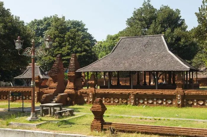 7 The Most Popular Tourist Attractions in Cirebon That are Fun for a Holiday